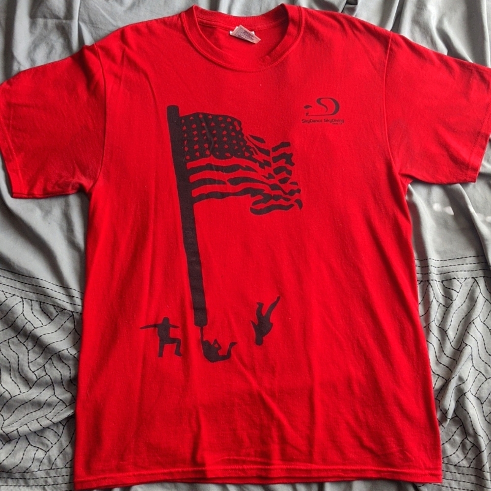 Medium red skydiving t-shirt.